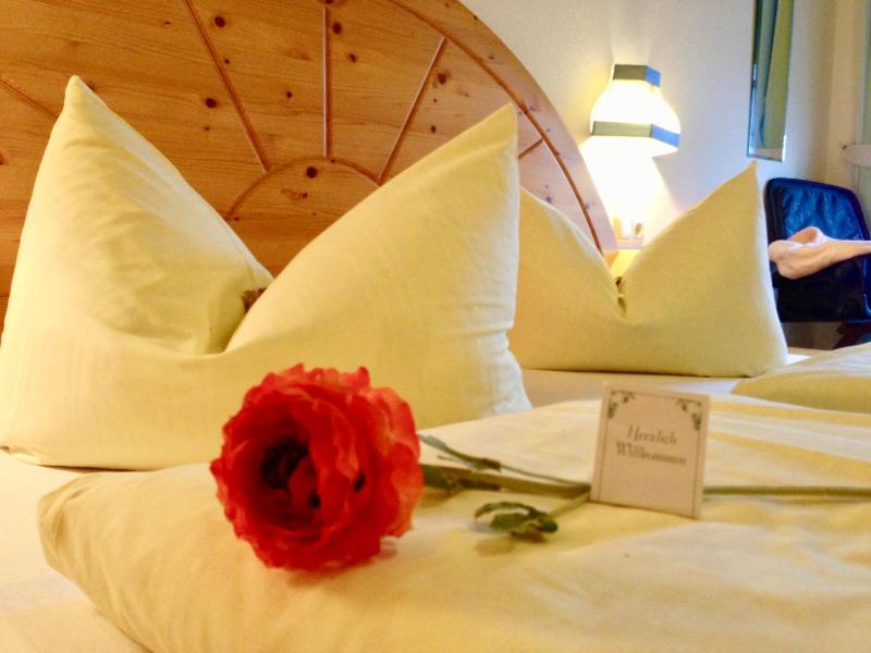 Double Room with Balcony image 4