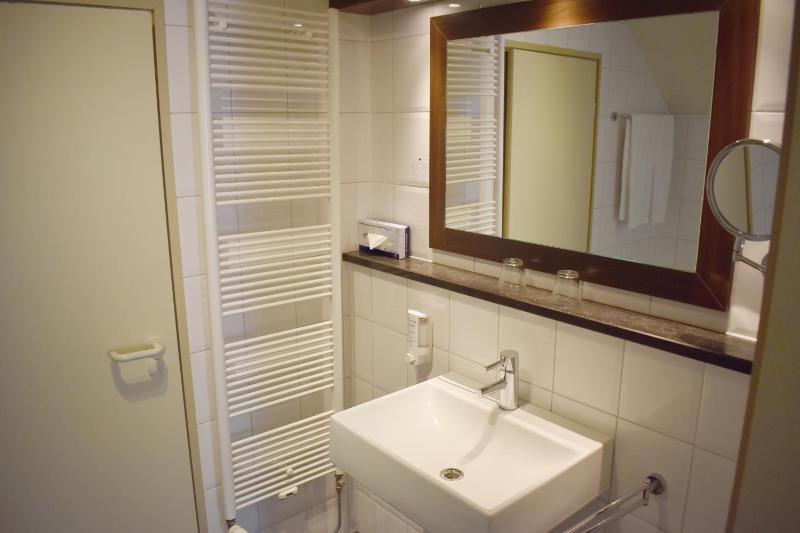 Standard Double Room with Balcony image 4