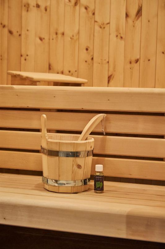 Five-Bedroom Apartment with Balcony and Sauna image 3