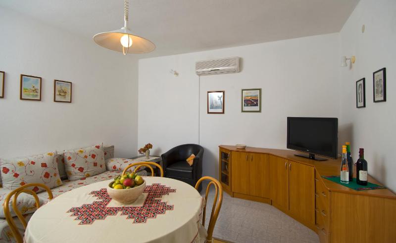 Villa Lukrecia - Stone Villa with Pool & Sea Views I Supetar Brač - image 24