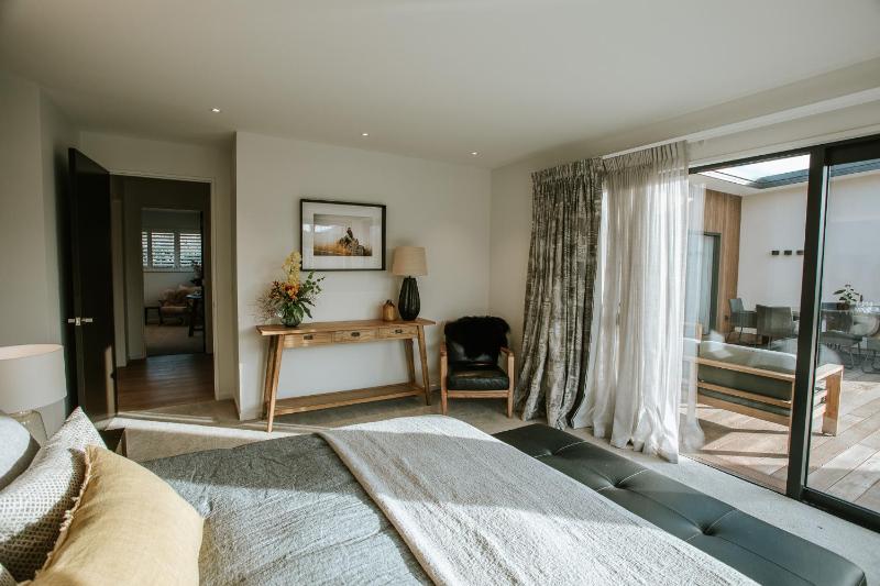 The Heights - Sleeps 8 - Lake Views - Outdoor Fire - image 19