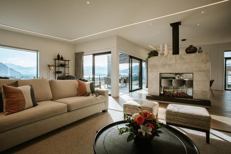 The Heights - Sleeps 8 - Lake Views - Outdoor Fire - image 17