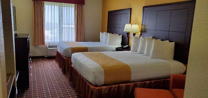 Queen Room with Two Queen Beds image 1