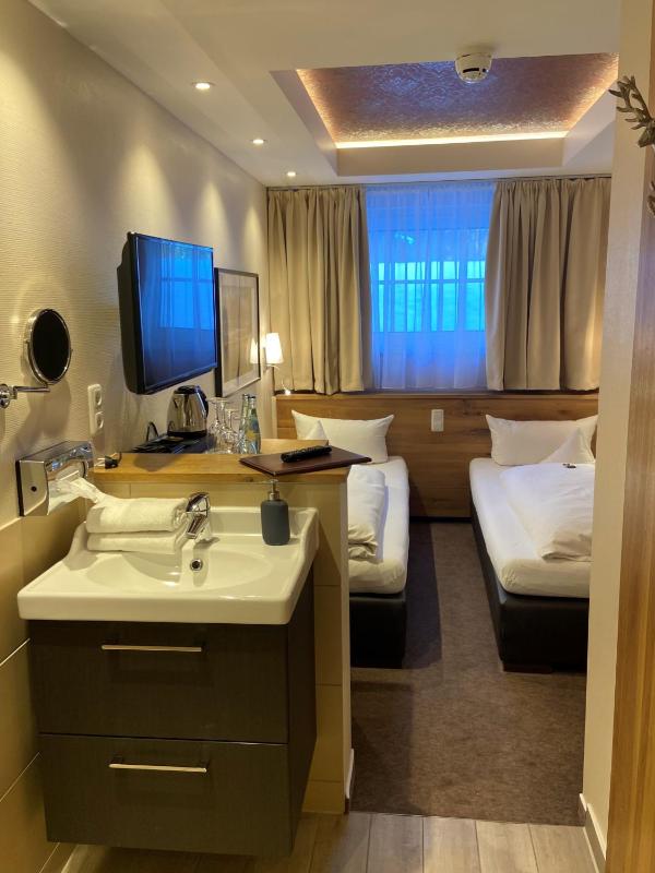 Small Double Room image 1