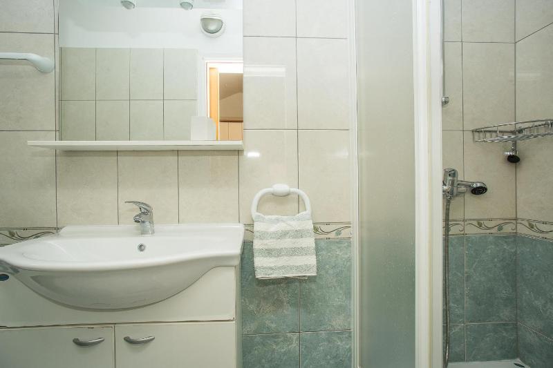 Apartment image 3