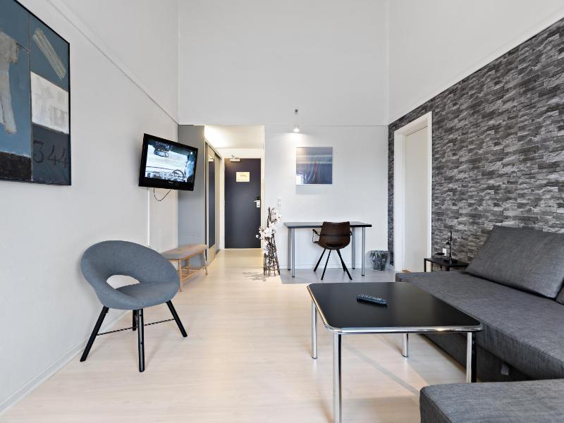 Twin Room image 2