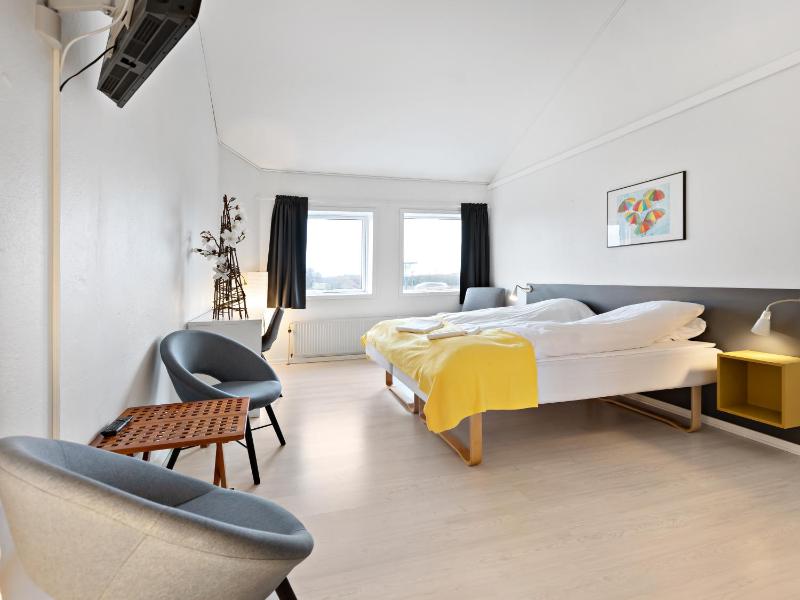 Deluxe Double Room image 3