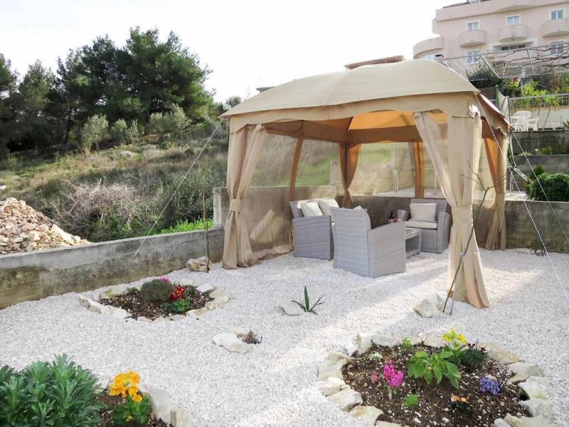 One Bedroom Apartment with Sea View image 2