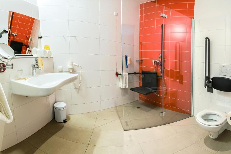 Quadruple Room image 3