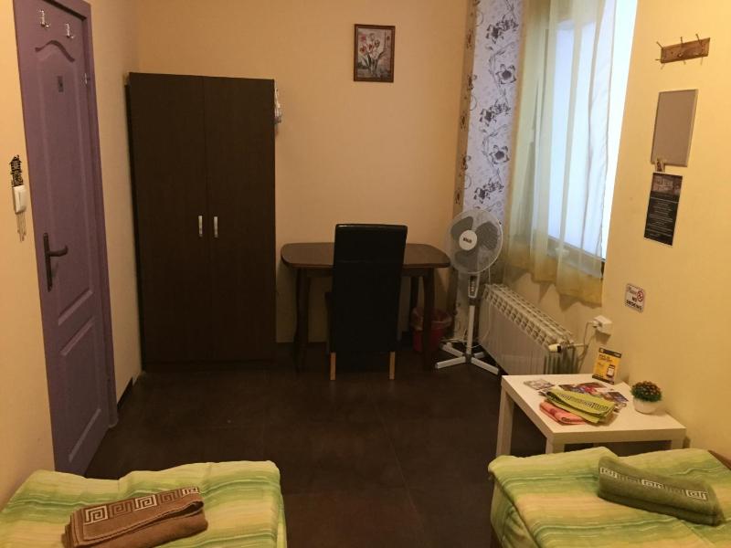 King Room with Shared Bathroom image 3
