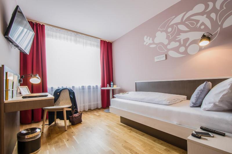 Single Room image 1