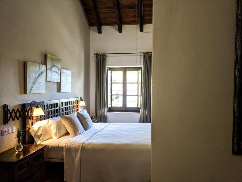Double Room with Spa Bath image 2
