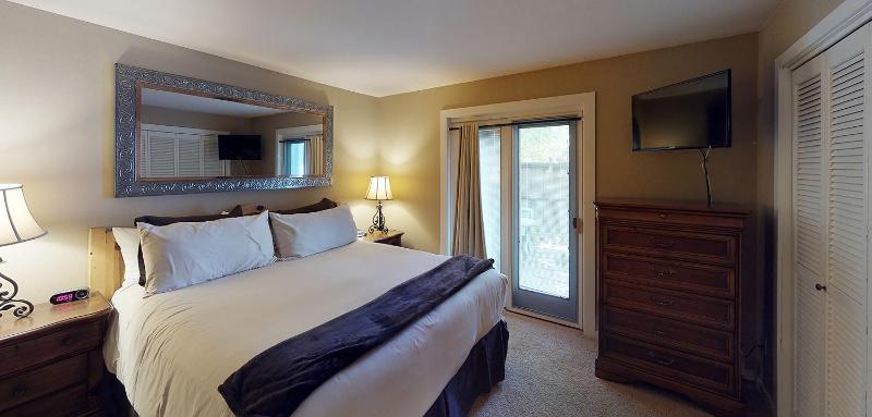 One-Bedroom Apartment image 2