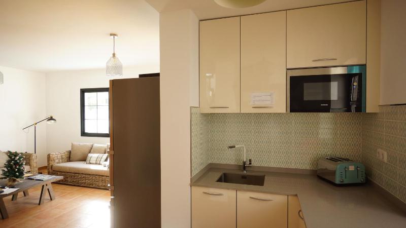 Single Bed in Mixed Dormitory Room image 2