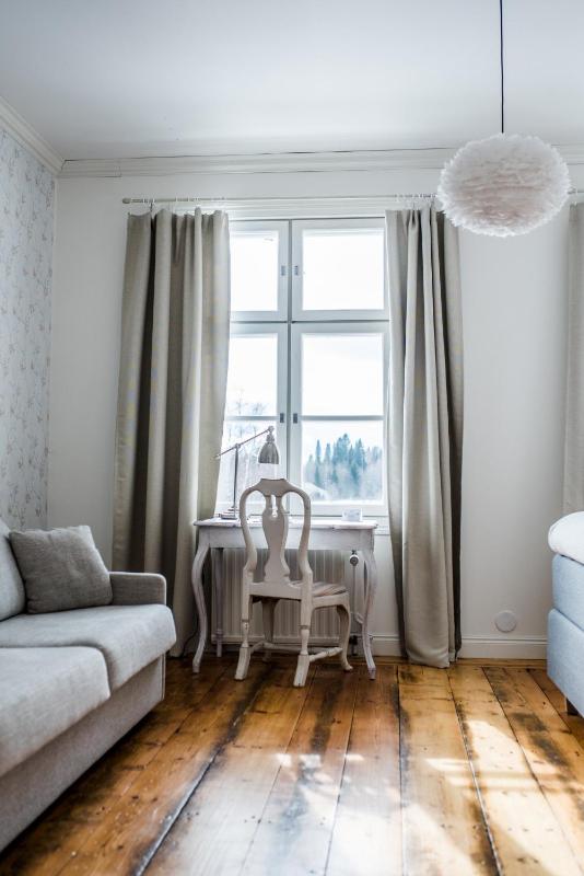 Quadruple Room with Lake View image 3