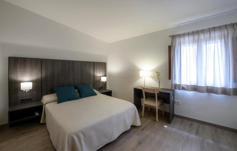 Double Room - In The Masia image 4