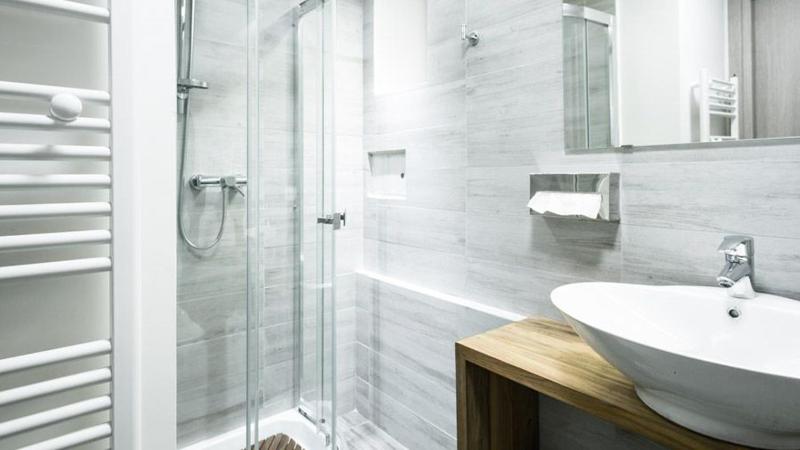 Double Room with Private External Bathroom image 2