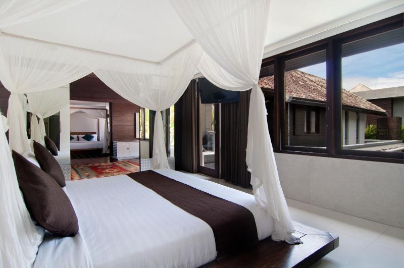 5BR Villa Sabtu - Minggu Villas Seminyak - image 12