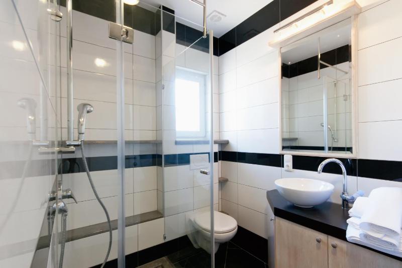 One-Bedroom Apartment with Balcony image 3