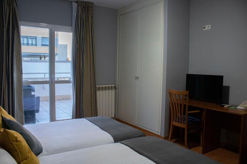 Standard Twin Room with Terrace image 4