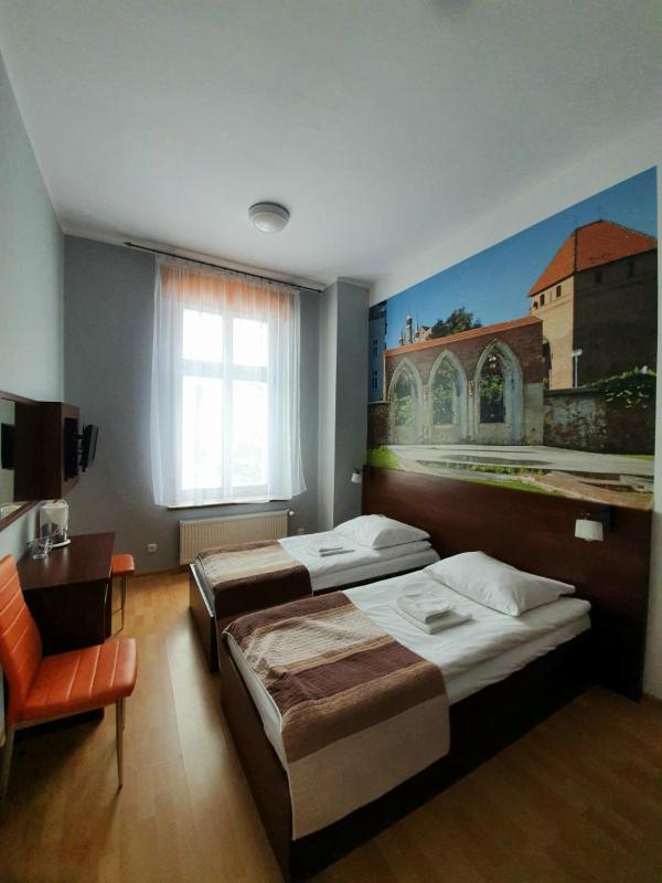 Hotelik w Centrum - image 30