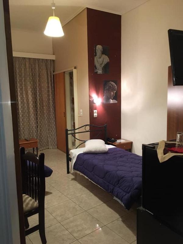 Standard Twin Room image 2