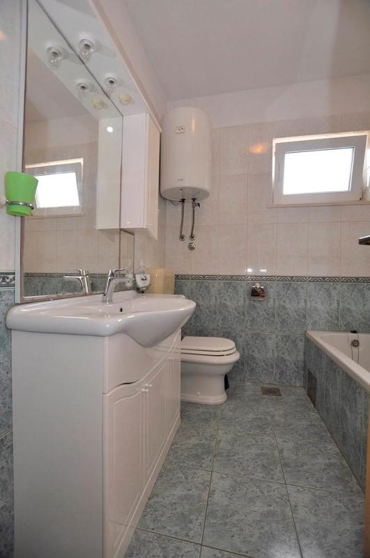 Apartment image 4