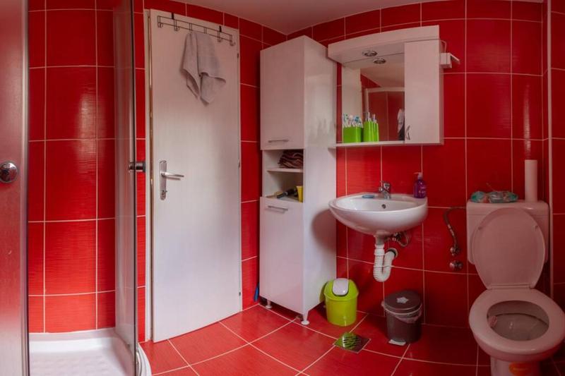 Three-Bedroom House image 2