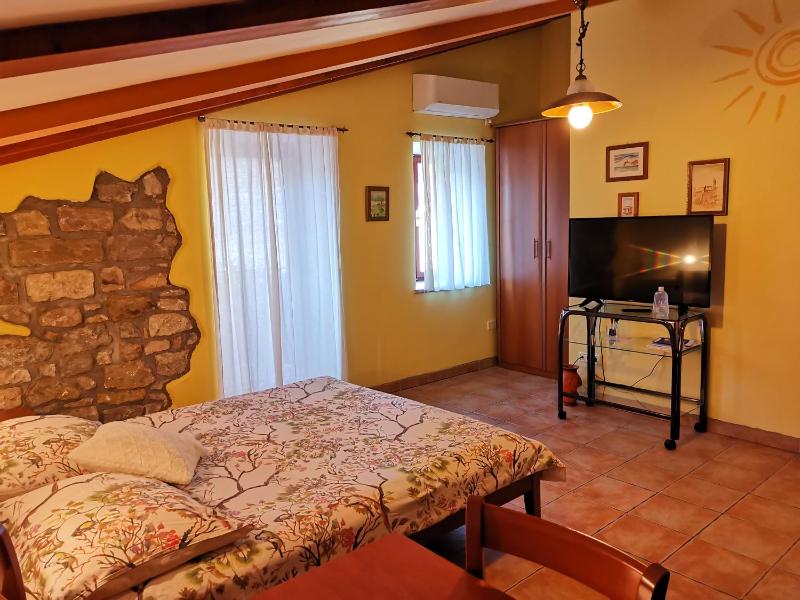 Apartment with Garden View image 3