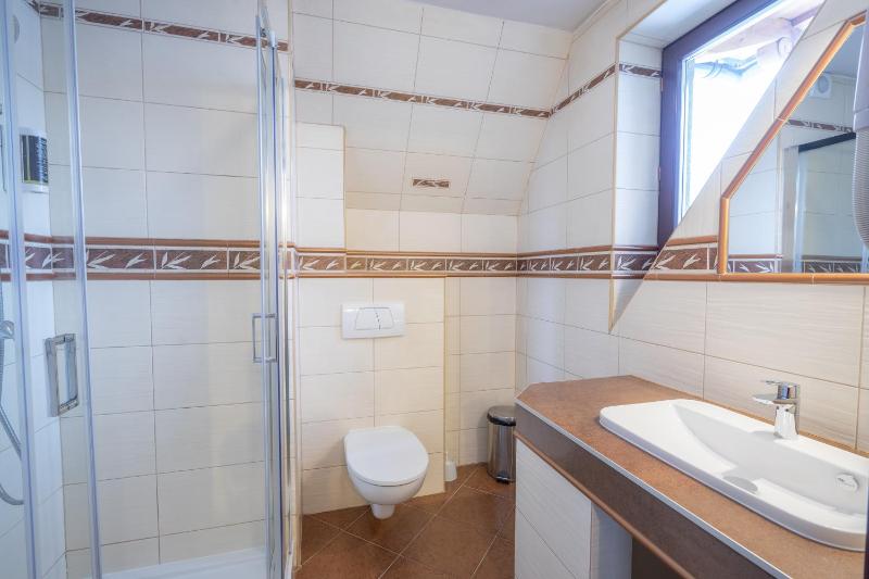 Duplex Quadruple Room image 2