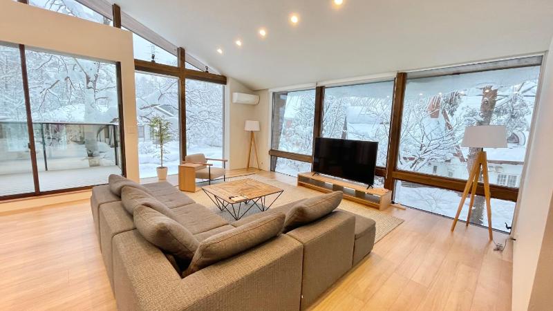 Ahiru Chalet by Hakuba White Fox Company Images