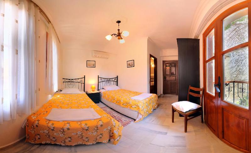 Standard Double or Twin Room image 3