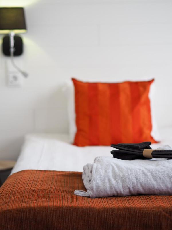 Superior Twin Room with City View image 3