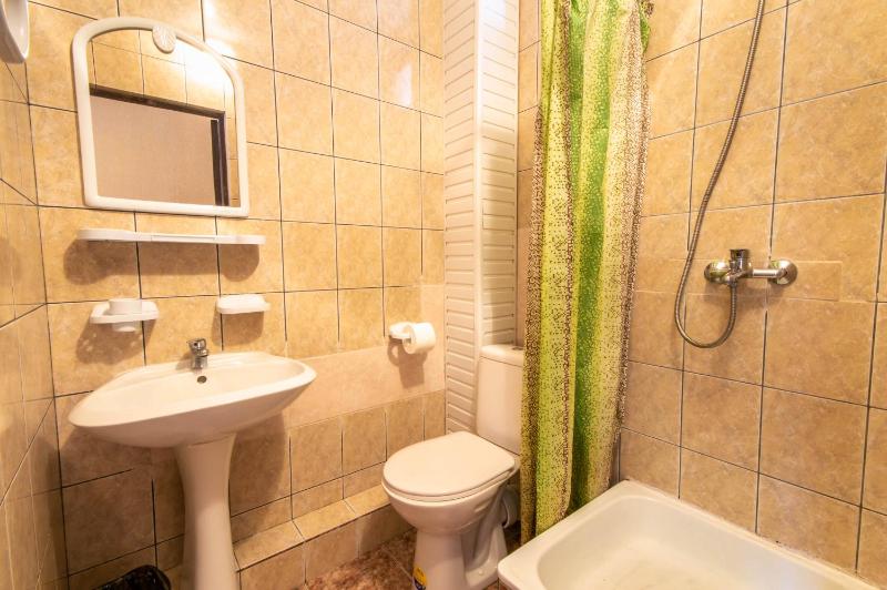 Double Room with Balcony image 2