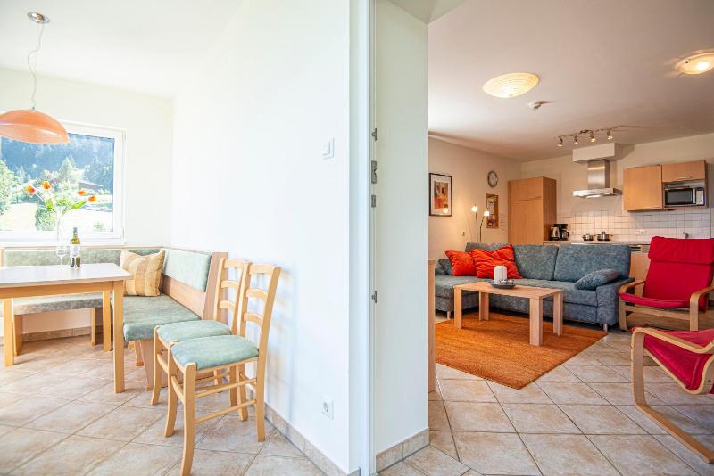 Comfort Three-Bedroom Apartment image 3