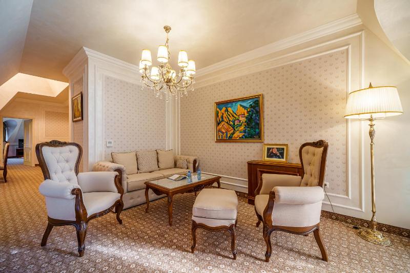 Apartment image 3