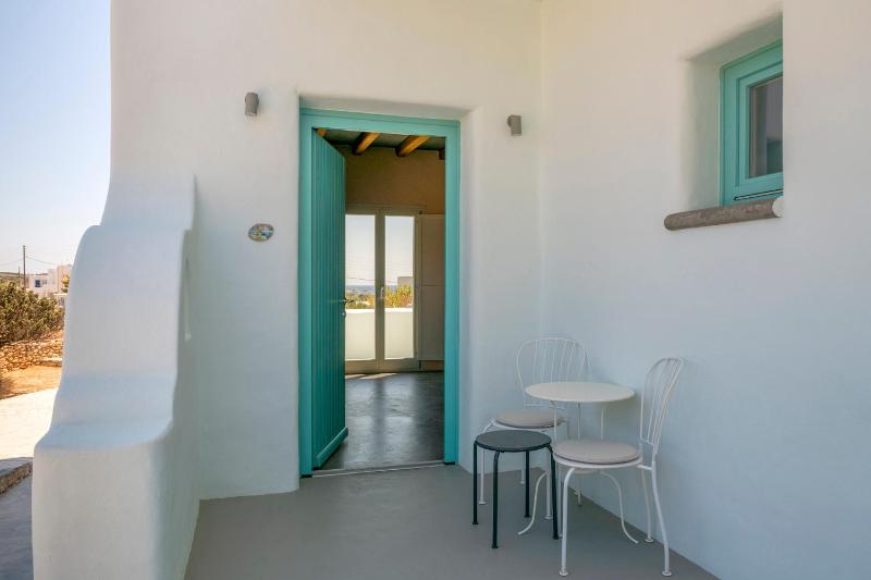 Deluxe Suite with Sea View image 3