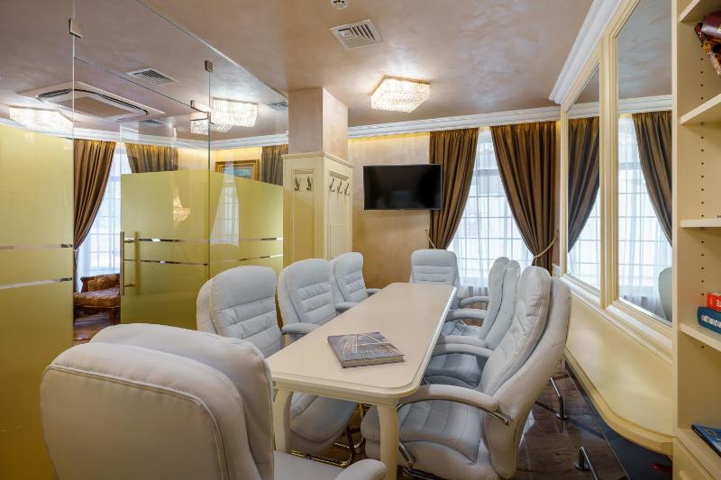 Residence City Garden - Certificate of Excellence Top 10 BEST Five-Stars City Hotels for 2024 awarded by HTIF - image 29