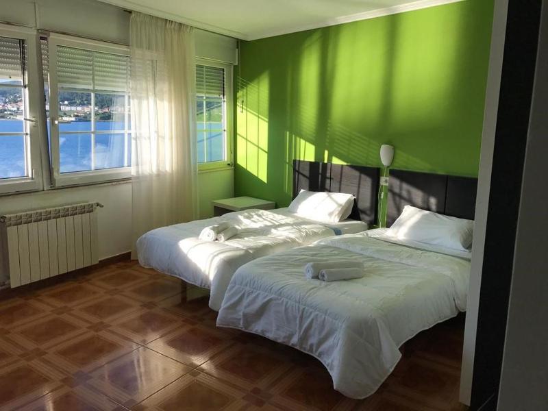 Standard Twin Room with Sea View image 3