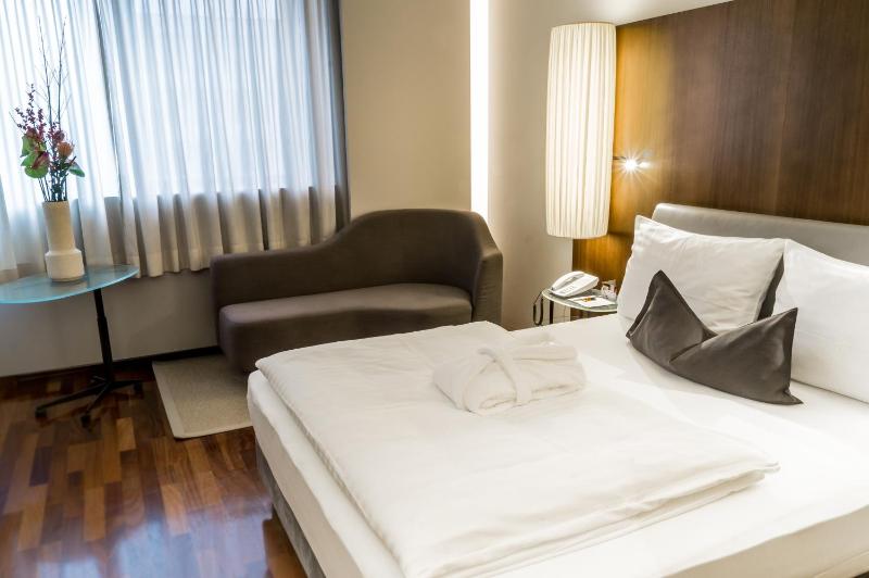 Superior Double Room image 4