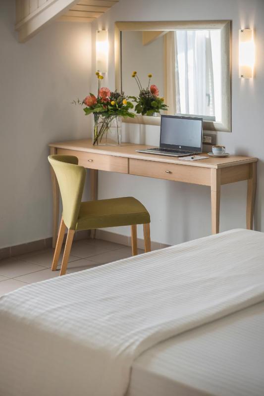 Ionian Plaza Hotel & Spa - image 46