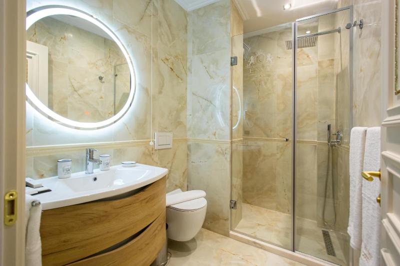 Superior Double Room image 4