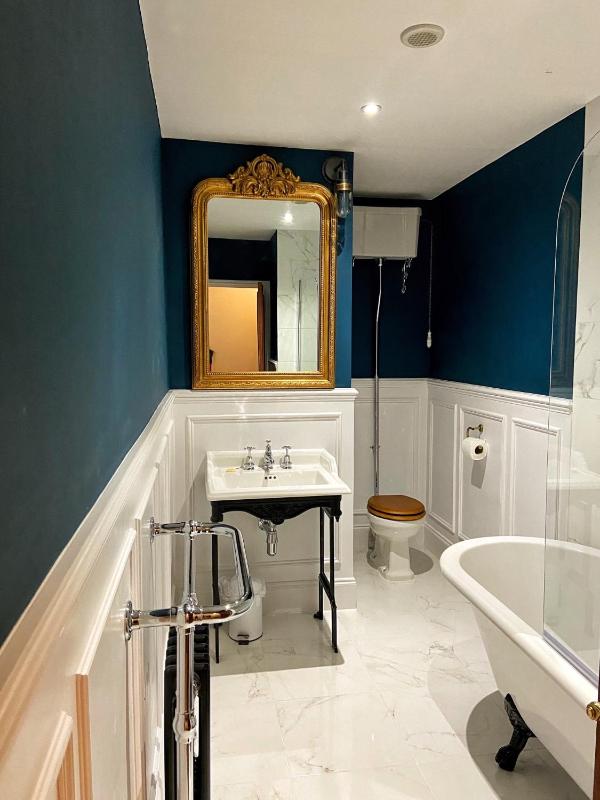 Double Room with Private Bathroom image 3