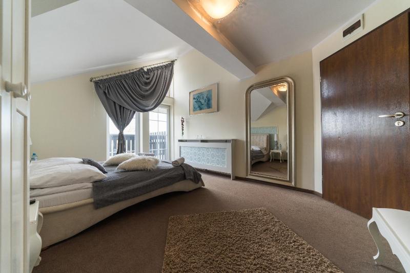 Deluxe Apartment image 3