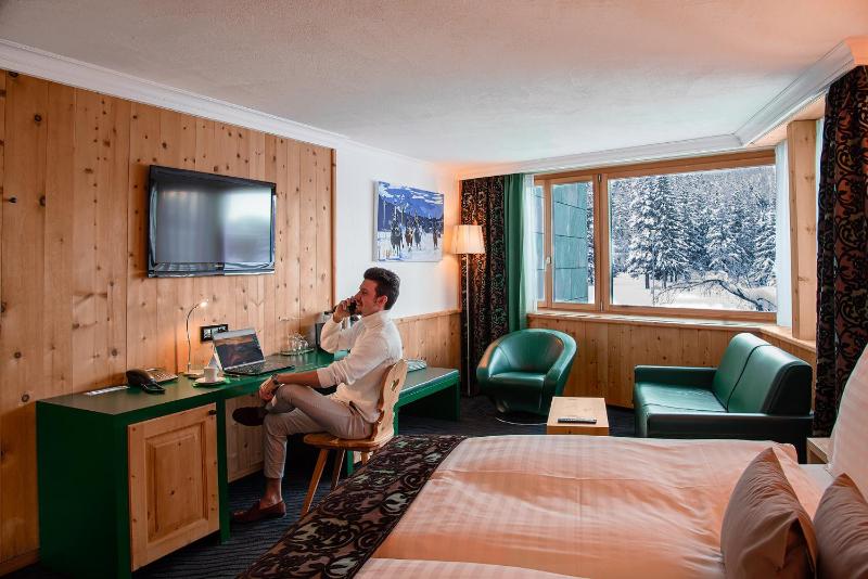 Deluxe Double Room image 2
