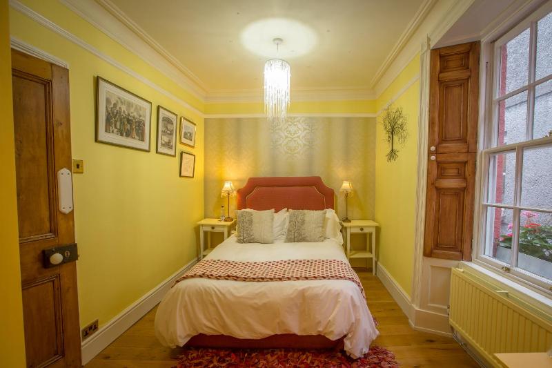Double Room image 2