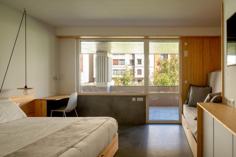 Superior Family Room with City View image 1