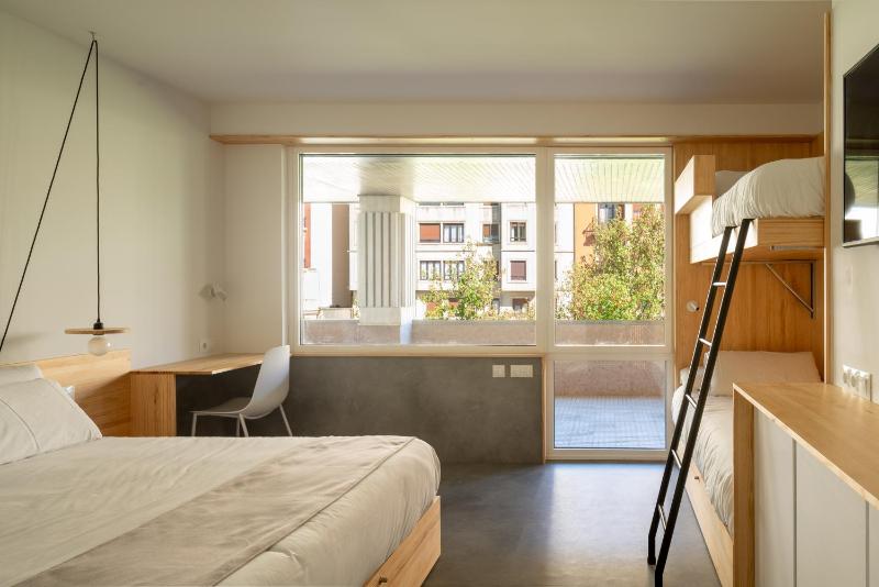 Superior Family Room with City View image 3