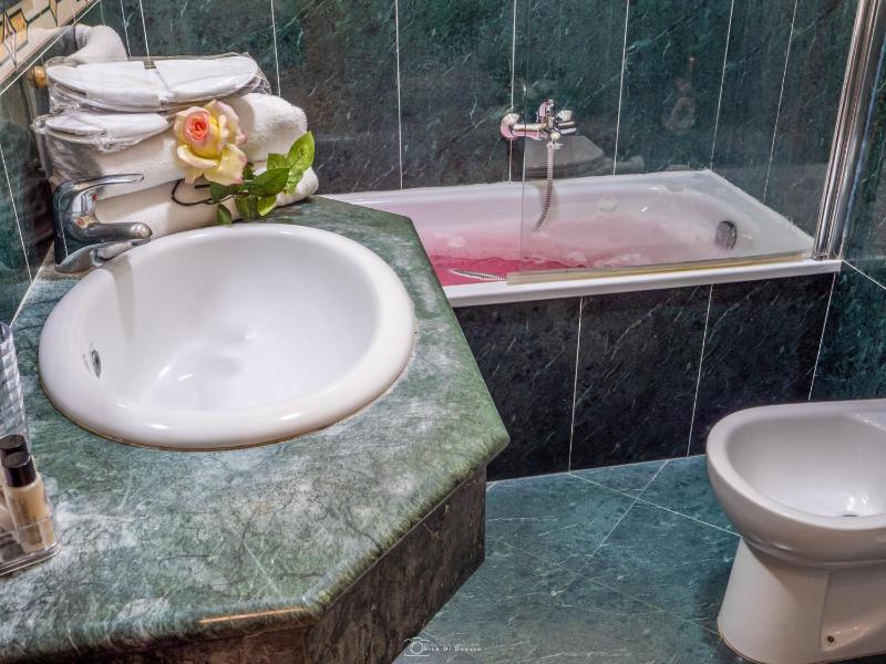 Comfort Triple Room image 2