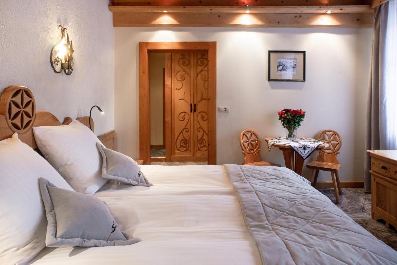 Double or Twin Room image 3